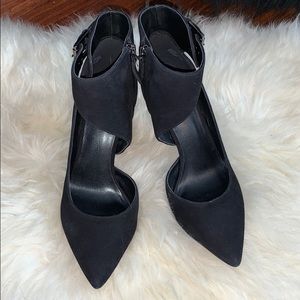 Nine West black pumps